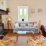 Galhareta, La Maison Rose Barcus